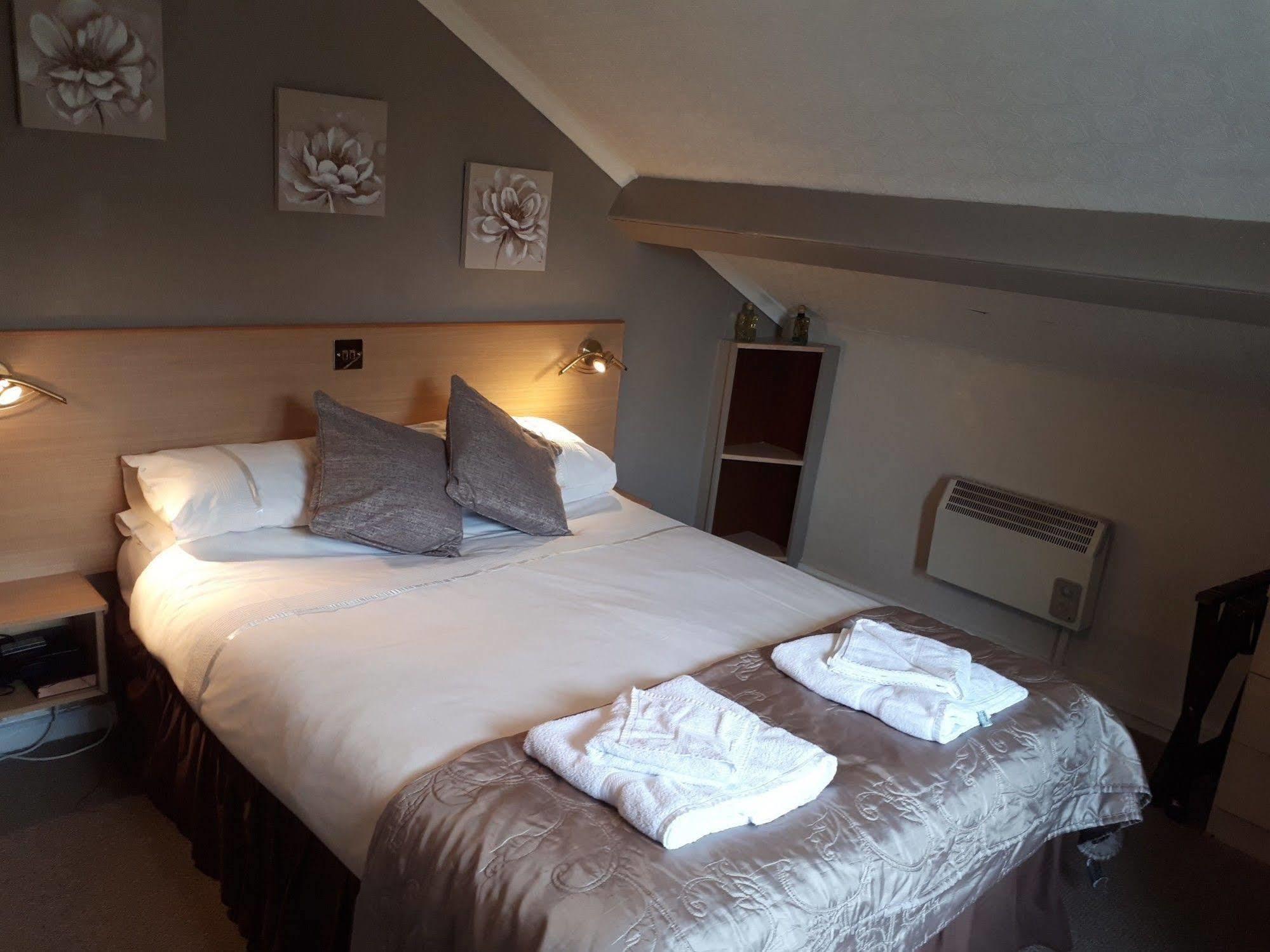 The George Borrow Hotel Ponterwyd Extérieur photo
